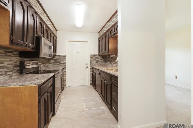 APT-37 - 4625 Parkoaks Dr, Townhouse with 2 bedrooms, 2 bathrooms and 2 parking in Baton Rouge LA | Image 11