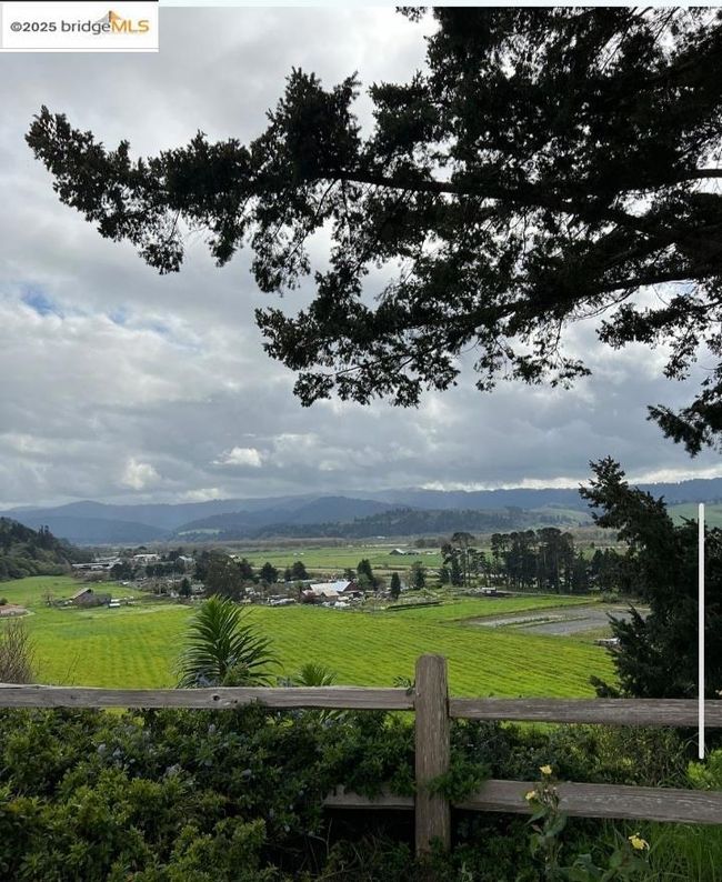 136 Castle Ct, Home with 2 bedrooms, 2 bathrooms and 2 parking in Fortuna CA | Image 28