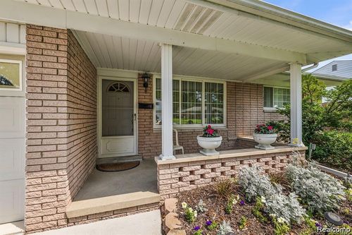 30232 Austin Dr, Warren, MI, 48092-1898 | Card Image