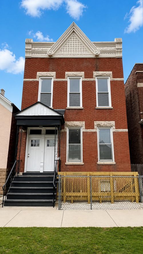 2f-3621 S Winchester Ave, CHICAGO, IL, 60609-1234 | Card Image