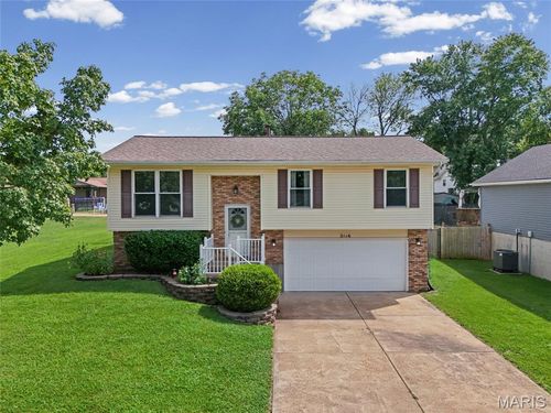 2116 Westmoreland Dr, Imperial, MO, 63052-1494 | Card Image