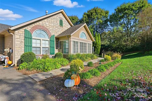 b-817 Wynnshire Dr, Hickory, NC, 28601-7346 | Card Image