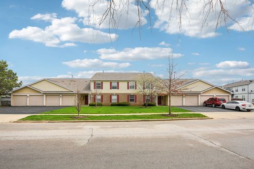 d-402 Woodview Cir, Elgin, IL, 60120-7169 | Card Image
