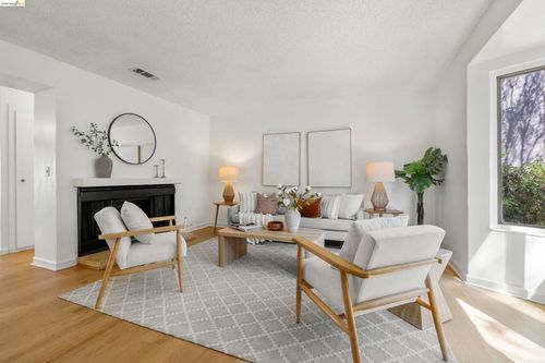 apt-a-1237 Pine Creek Way, Concord, CA, 94520-3685 | Card Image