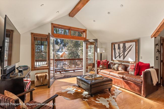 B202 - 503 W Main St, Condo with 3 bedrooms, 3 bathrooms and 1 parking in Aspen CO | Image 4
