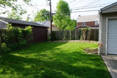 fenced back yard for your privacy | Image 3