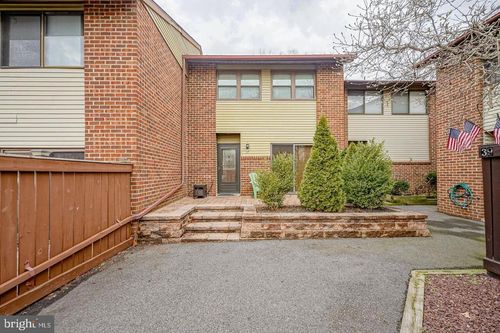 37 Arrowwood Ct, WOODBURY, NJ, 08096-2950 | Card Image