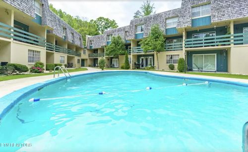220-260 Roaring Fork Rd, Gatlinburg, TN, 37738-4820 | Card Image