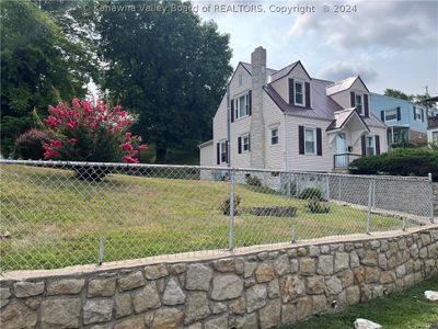 806 Hillsdale Drive, House other with 3 bedrooms, 2 bathrooms and null parking in Charleston WV | Image 3