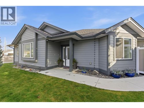 402 11th Ave, Keremeos, BC, V0X1N3 | Card Image