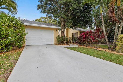 6691 S Pine Ct, Palm Beach Gardens, FL, 33418-6960 | Card Image