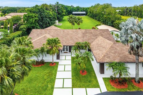13900 Mustang Trl, Southwest Ranches, FL, 33330-3622 | Card Image