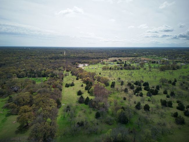 Property is very wide on the back. | Image 7