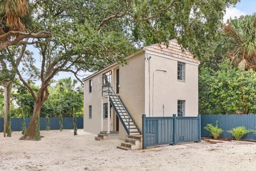 f-19 Smith St, Charleston, SC, 29401-1705 | Card Image