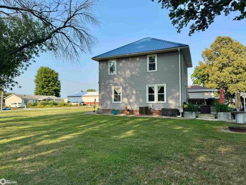 700 5th St, Elliott, IA, 51532-2033 | Card Image
