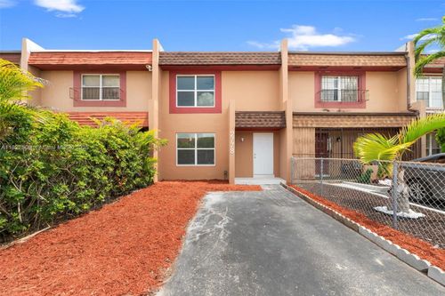 2778 Nw 196th St, Miami Gardens, FL, 33056-2501 | Card Image
