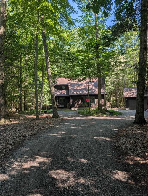5050 Scenic Dr, Whitehall, MI, 49461-9460 | Card Image