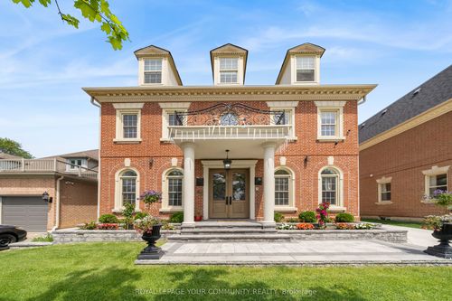 42 Oatlands Cres, Richmond Hill, ON, L4C9P2 | Card Image