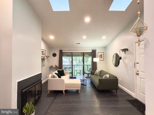 11 Poillon Ct, LAWRENCEVILLE, NJ, 08648-2656 | Card Image