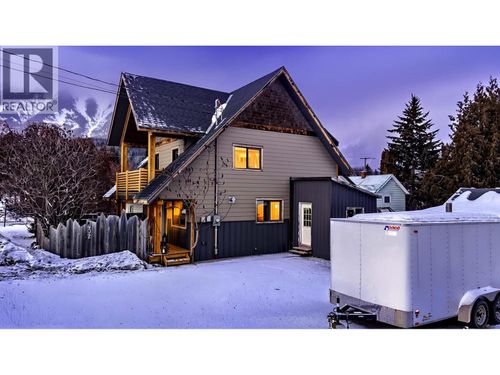 402A 6th Ave, Fernie, BC, V0B1M0 | Card Image