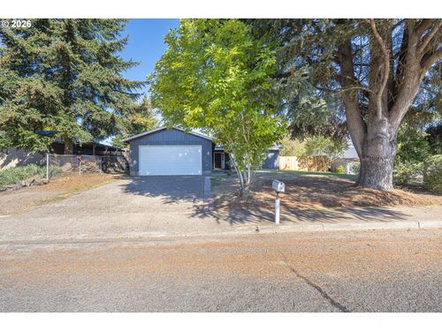 2713 E Walnut Ave, Newberg, OR, 97132 | Card Image