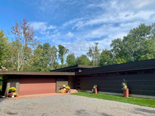 2913 Maple Ridge Rd, Stevens Point, WI, 54481-9060 | Card Image
