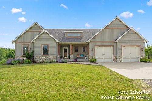 11320 Long Lake Dr, Sparta, MI, 49345-8412 | Card Image