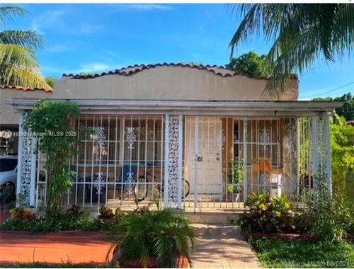 2162 Nw 26th St, Miami, FL, 33142-8447 | Card Image