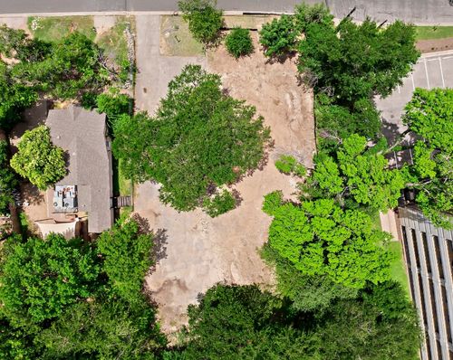 517 Bouldin Ave, Austin, TX, 78704-1139 | Card Image