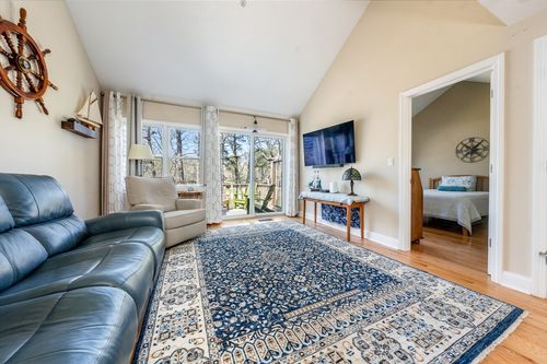 42-42 Oak Gln, Yarmouth Port, MA, 02675-1469 | Card Image
