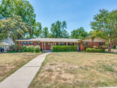 7040 Brooks Ave, Richland Hills, TX, 76118-5707 | Card Image