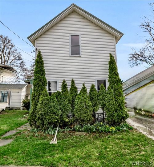 709 Gwinn St, Medina, NY, 14103-1507 | Card Image