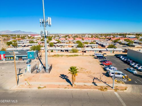 275 Padres Dr, El Paso, TX, 79907-6248 | Card Image