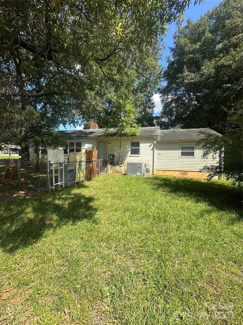 2601 Eastway Dr, Charlotte, NC, 28205-3907 | Card Image