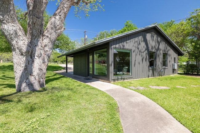 2401 Manana St, House other with 4 bedrooms, 4 bathrooms and 2 parking in Austin TX | Image 34