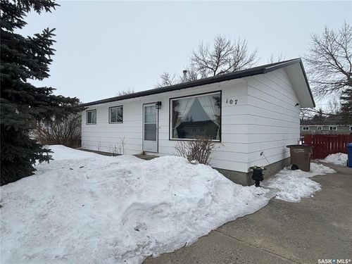 107 Millburn Street, Melfort, SK, S0E1A0 | Card Image