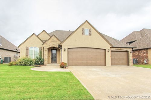 18512 E 43rd Pl S, Tulsa, OK, 74134-6002 | Card Image