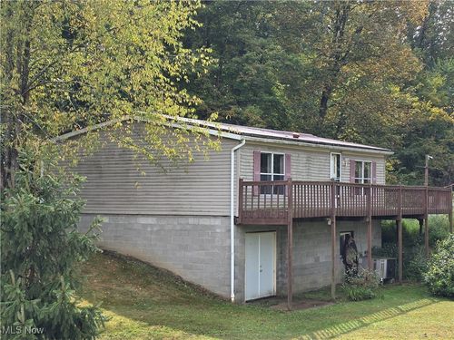 8889 Cumberland Rd Sw, Bowerston, OH, 44695-9662 | Card Image