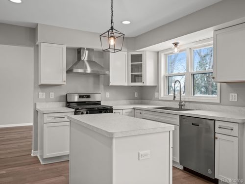 6866 Serenity Dr, Troy, MI, 48098-1748 | Card Image