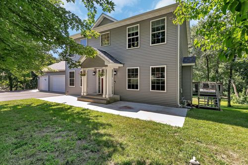 5607 Garden Hills Dr, Saint Augusta, MN, 56301-4622 | Card Image