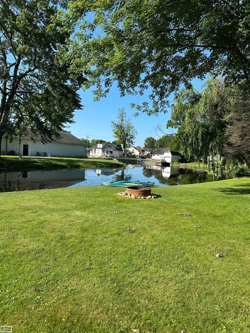 2100 Michigan St, Algonac, MI, 48001-1195 | Card Image