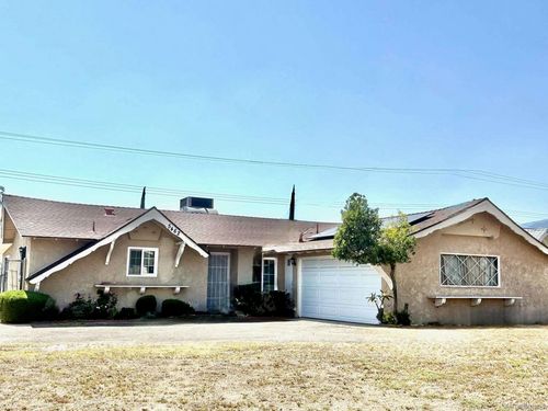 5462 Golondrina Dr, San Bernardino, CA, 92404-2944 | Card Image