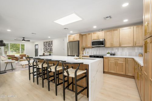 1985 E Carson Dr, Tempe, AZ, 85282-7401 | Card Image