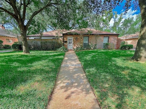 10010 Burgoyne Rd, Houston, TX, 77042-2910 | Card Image