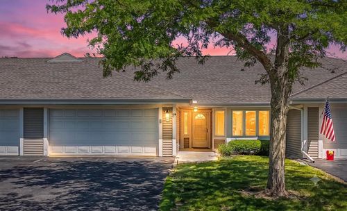 11014 Mequon Square Drive, Mequon, WI, 53092 | Card Image