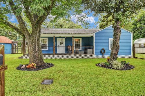 305 S 15th St, West Columbia, TX, 77486-3240 | Card Image