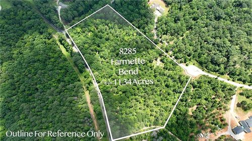 8285 Farmette Bnd, Chattahoochee Hills, GA, 30268-2610 | Card Image
