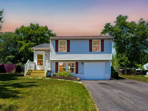 8213 Mantova Dr, Clay, NY, 13041-9163 | Card Image