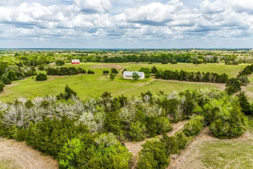 3831 Meadow View Ln, Fayetteville, TX, 78940-5716 | Card Image