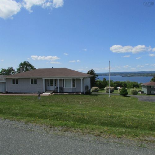 25 Evelyns Ave, Georges River, NS, B1Y3G7 | Card Image